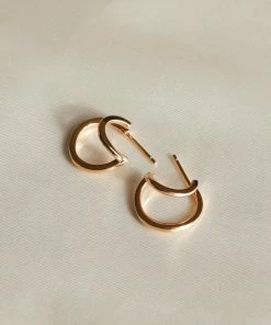 Astrid & Miyu Illusion Hoops In Gold