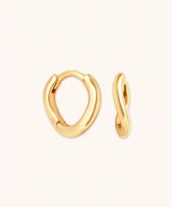 Astrid & Miyu Wave Huggies In Gold