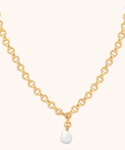 Astrid & Miyu Serenity Pearl Link Chain Necklace In Gold