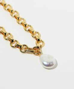 Astrid & Miyu Serenity Pearl Link Chain Necklace In Gold 18 Astrid & Miyu Serenity Pearl Link Chain Necklace In Gold