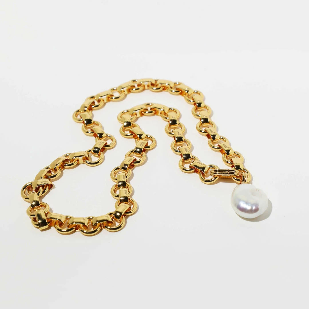 Astrid & Miyu Serenity Pearl Link Chain Necklace In Gold 8 Astrid & Miyu Serenity Pearl Link Chain Necklace In Gold