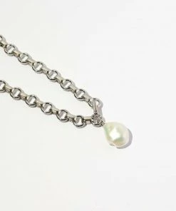 Astrid & Miyu Serenity Pearl Link Chain Necklace In Silver 18 Astrid & Miyu Serenity Pearl Link Chain Necklace In Silver