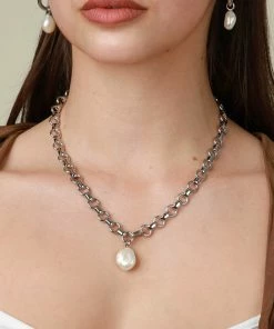 Astrid & Miyu Serenity Pearl Link Chain Necklace In Silver