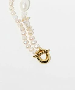 Astrid & Miyu Serenity Pearl Beaded T-Bar Necklace In Gold