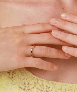 Astrid & Miyu Wave Ring In Gold New In