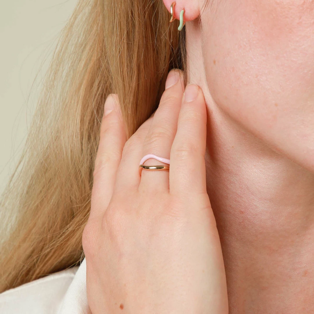 Astrid & Miyu Wave Pink Enamel Ring 4 Astrid & Miyu Wave Pink Enamel Ring