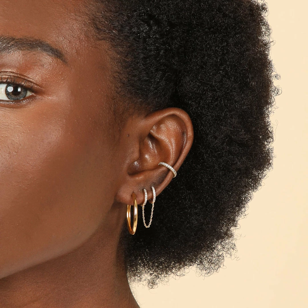 Astrid & Miyu Chain Link Huggies In Gold 6 Astrid & Miyu Chain Link Huggies In Gold