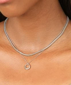 Astrid & Miyu Bold Halo Pendant Necklace In Silver