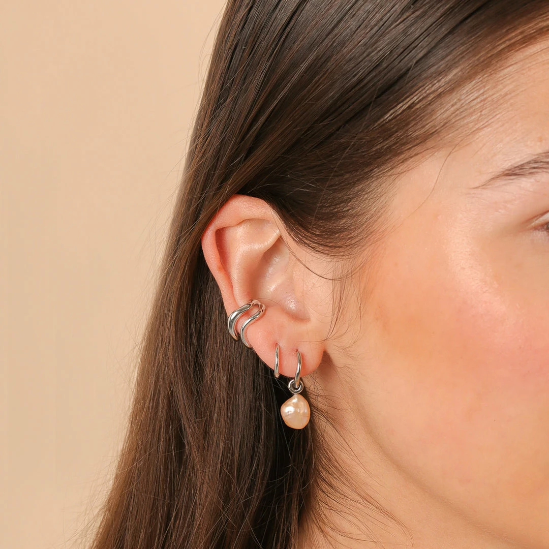 Astrid & Miyu New In Pink Pearl Hoops In Silver 6 Astrid & Miyu New In Pink Pearl Hoops In Silver