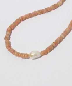 Astrid & Miyu New In Sunstone Beaded Necklace In Gold 10 Astrid & Miyu New In Sunstone Beaded Necklace In Gold