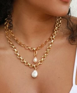 Astrid & Miyu Serenity Pearl Link Chain Necklace In Gold 23 Astrid & Miyu Serenity Pearl Link Chain Necklace In Gold