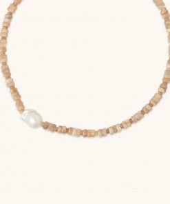 Astrid & Miyu New In Sunstone Beaded Necklace In Gold