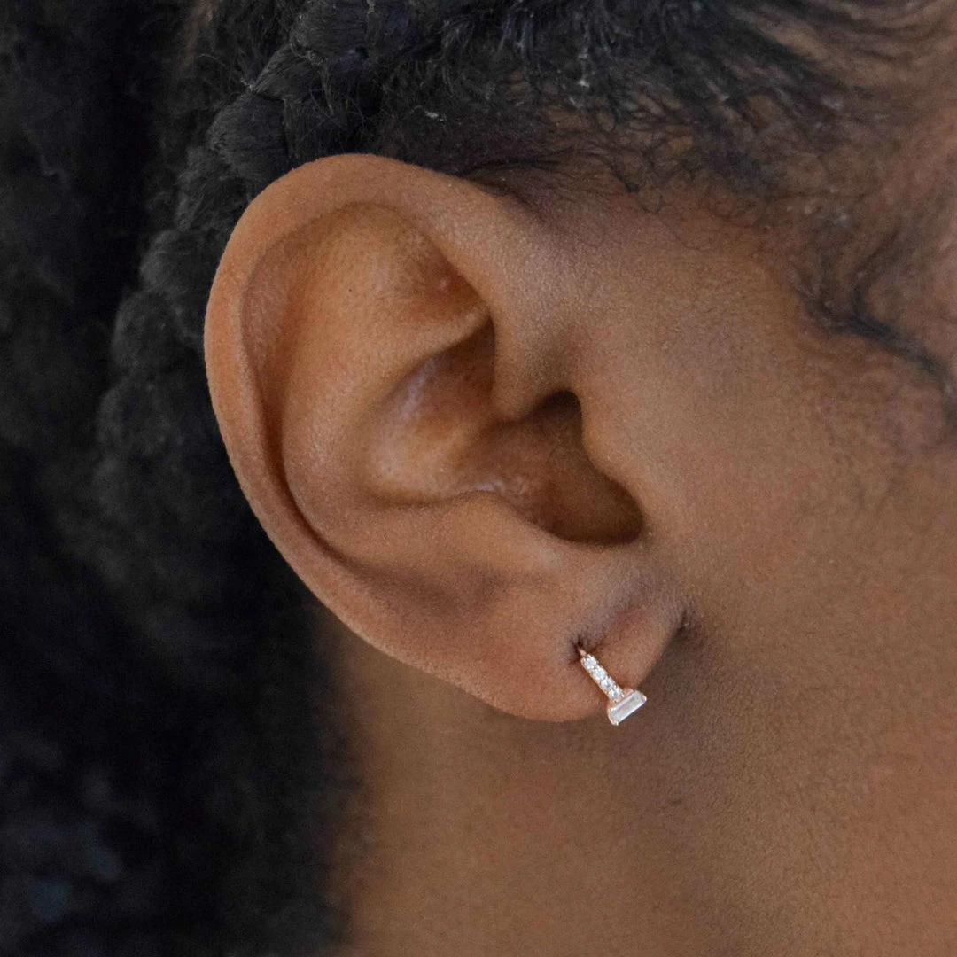 Astridandmiyu Baguette Gem Clicker In Rose Gold Sale 4 Astridandmiyu Baguette Gem Clicker In Rose Gold Sale