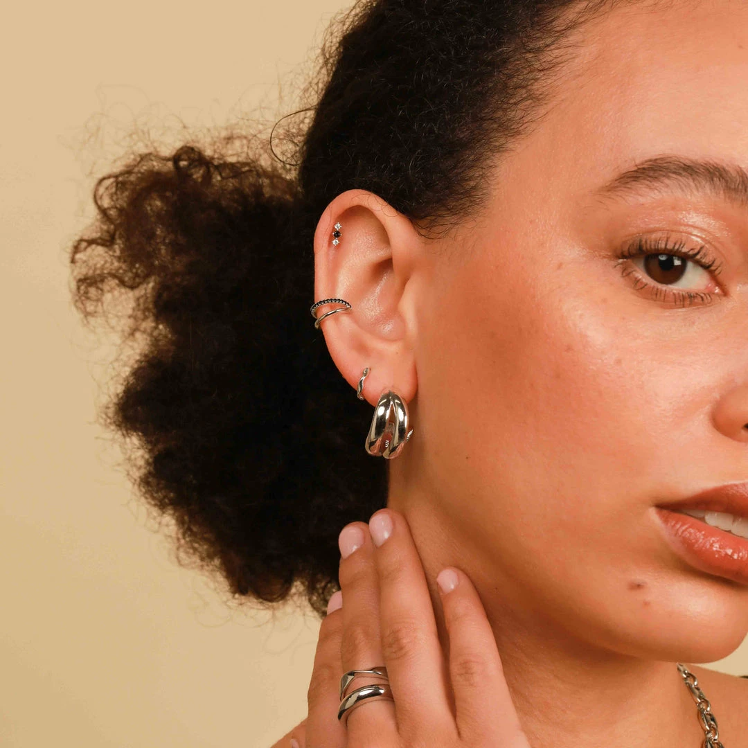 Astrid & Miyu Black Crystal Stacked Barbell In Silver 6 Astrid & Miyu Black Crystal Stacked Barbell In Silver