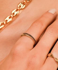 Astrid & Miyu Black Crystal Stacking Ring In Gold
