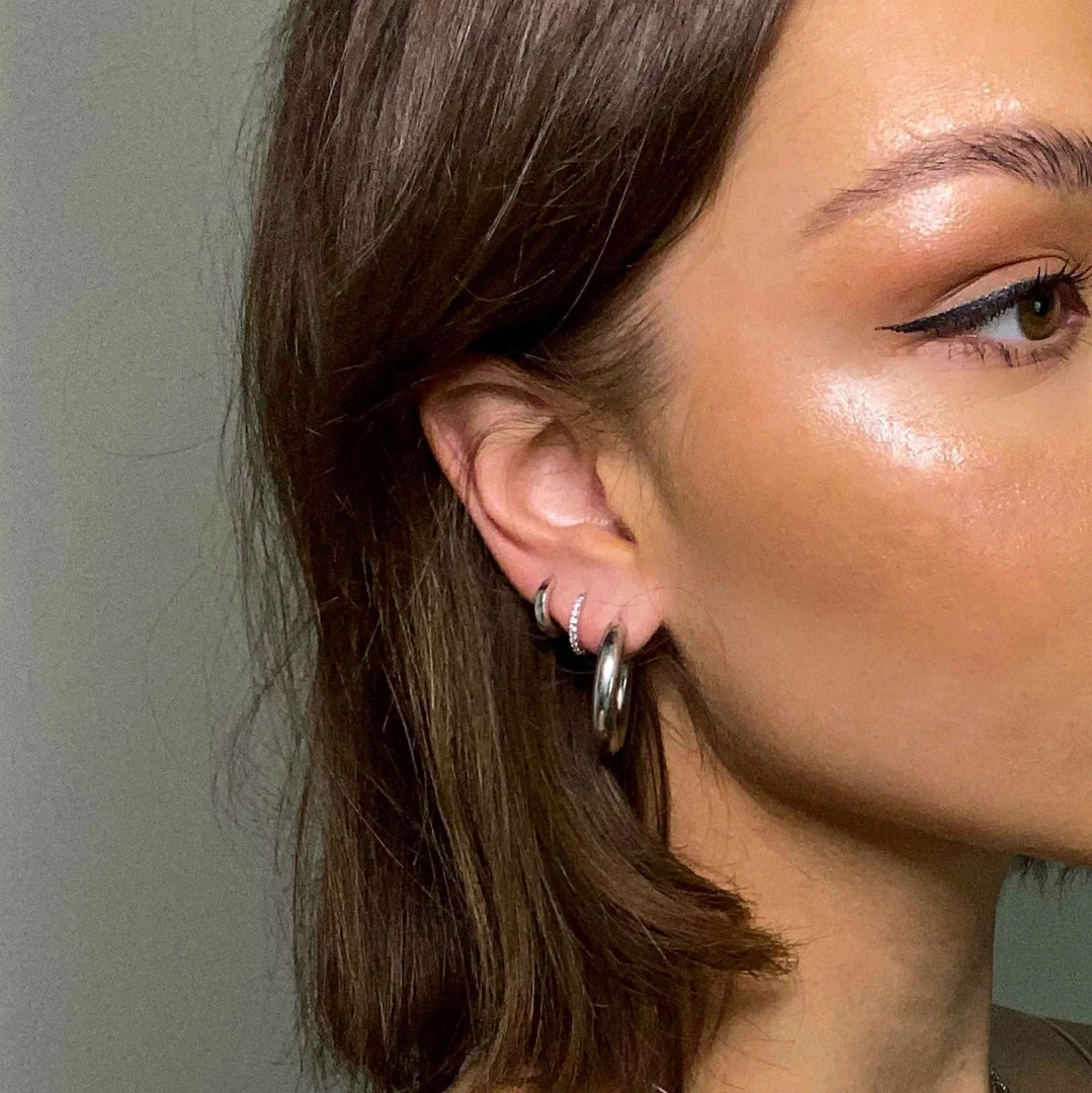 Astrid & Miyu Chunky Hoops In Silver Earrings 9 Astrid & Miyu Chunky Hoops In Silver Earrings