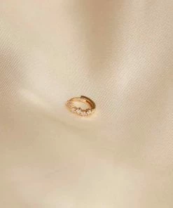 Astrid & Miyu Cluster Hoop 6.5mm In Gold