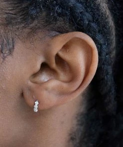 Astridandmiyu Dainty Crystal Clicker In Silver