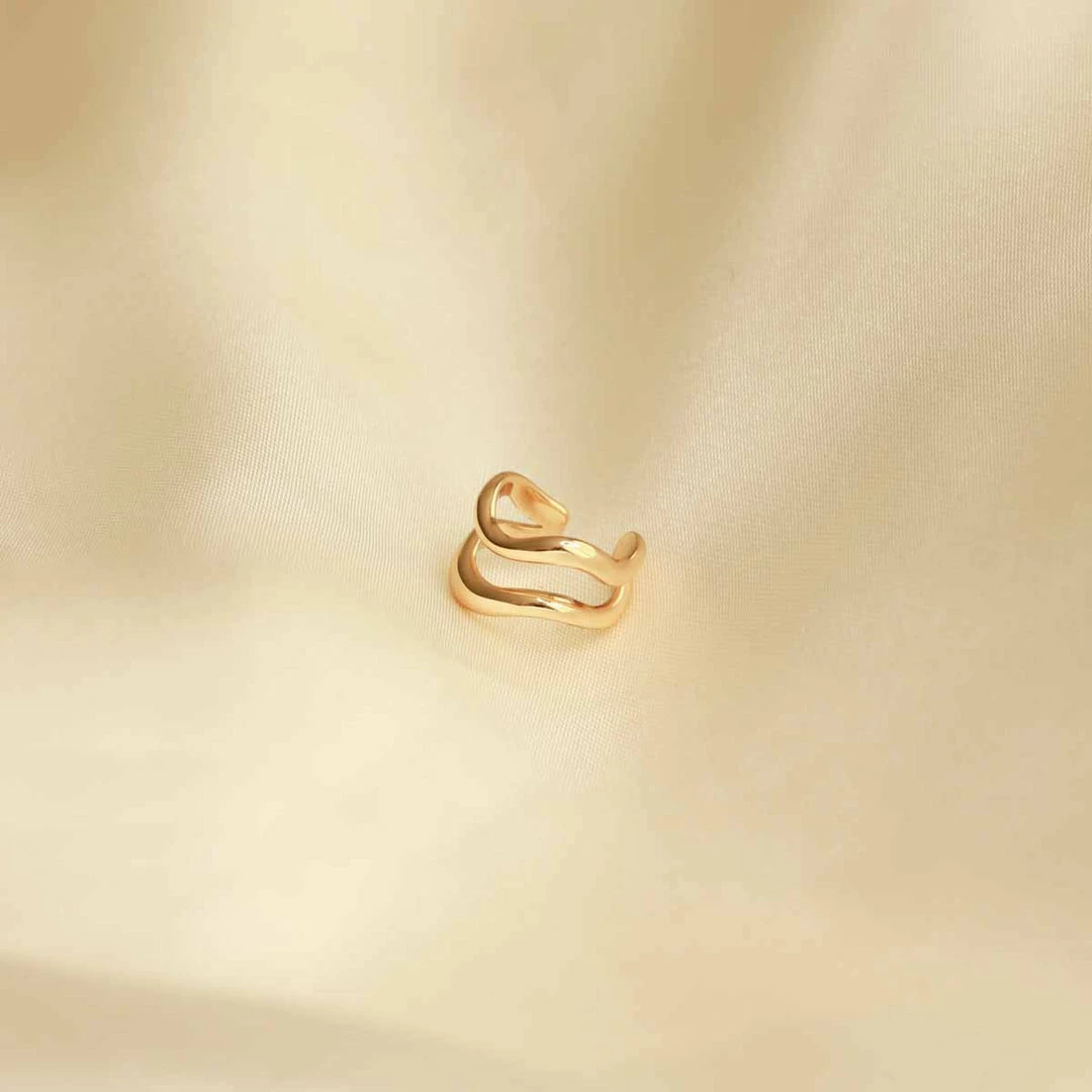 Astrid & Miyu Molten Duo Ear Cuff In Gold 5 Astrid & Miyu Molten Duo Ear Cuff In Gold