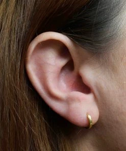 Astridandmiyu Earrings Single Square Edge Base Hoop In Gold