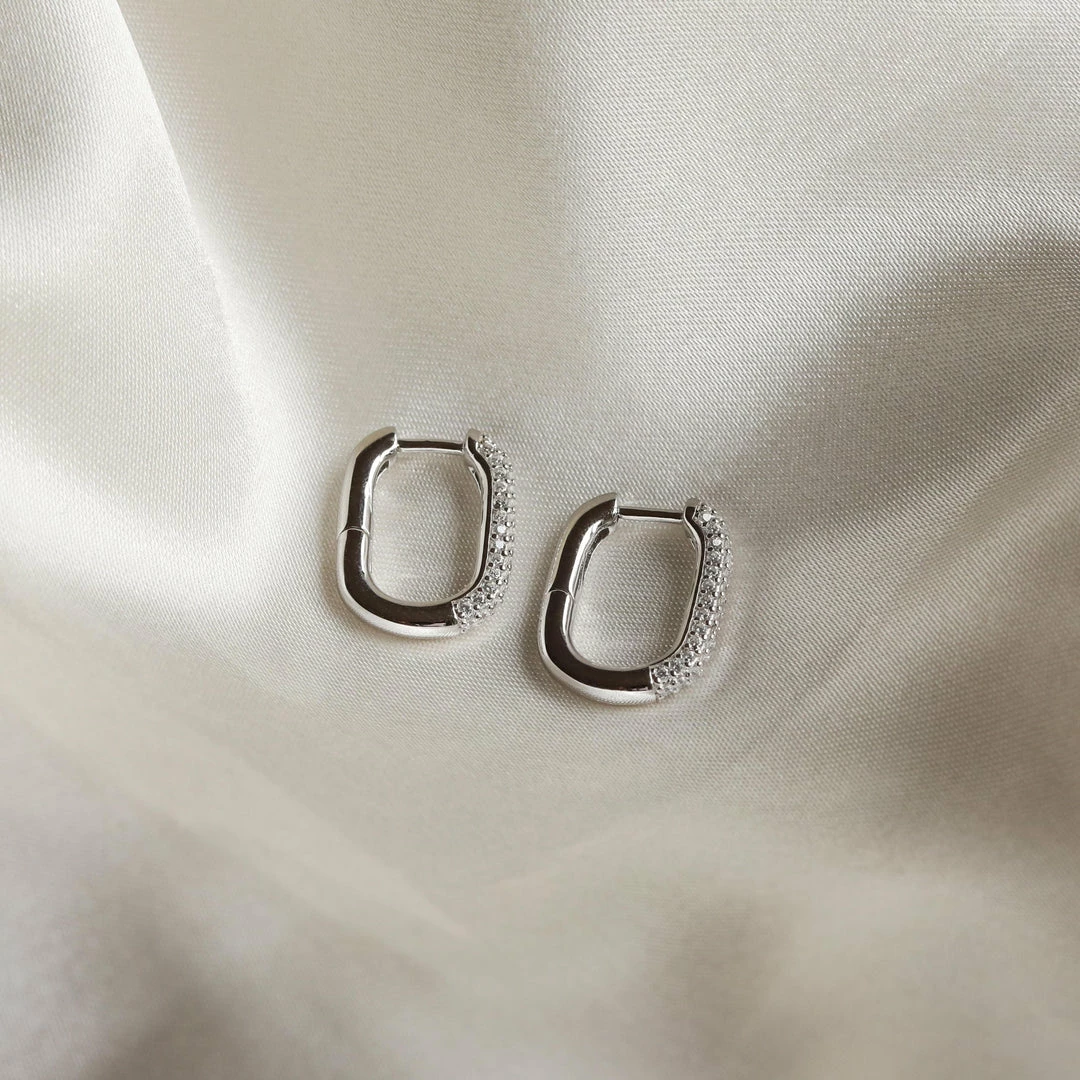Astrid & Miyu Earrings Rectangular Glimmer Hoops In Silver 5 Astrid & Miyu Earrings Rectangular Glimmer Hoops In Silver
