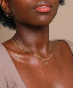 Astrid & Miyu Pendant Necklaces M Initial Pendant Necklace In Gold With M