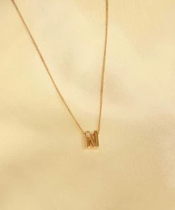 Astrid & Miyu Pendant Necklaces N Initial Pendant Necklace In Gold With N