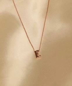 Astrid & Miyu Pendant Necklaces E Initial Pendant Necklace In Rose Gold With E