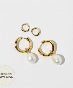 Astrid & Miyu New In Iridescent Stacking Set In Gold