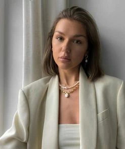 Astrid & Miyu Opulent Stacking Set In Gold