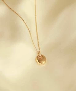 Astrid & Miyu Necklaces Essential Pendant Necklace In Gold