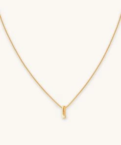 Astrid & Miyu Pendant Necklaces I Initial Pendant Necklace In Gold With I