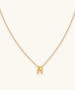 Astrid & Miyu Pendant Necklaces M Initial Pendant Necklace In Gold With M
