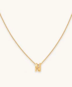 Astrid & Miyu Pendant Necklaces N Initial Pendant Necklace In Gold With N