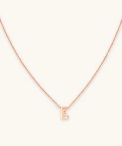 Astrid & Miyu Pendant Necklaces E Initial Pendant Necklace In Rose Gold With E