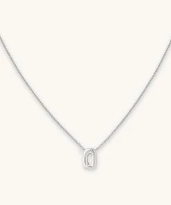 Astrid & Miyu O Initial Pendant Necklace In Silver With O