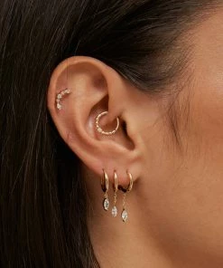 Astrid & Miyu Navette Short Chain Huggies In Gold