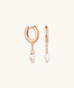 Astrid & Miyu Navette Short Chain Huggies In Rose Gold