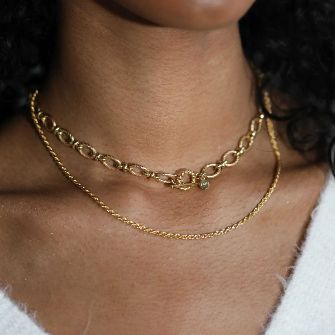 Astrid & Miyu Necklaces Textured Oval Link T-Bar Necklace In Gold 9 Astrid & Miyu Necklaces Textured Oval Link T-Bar Necklace In Gold