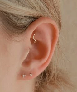 Astrid & Miyu Solid Gold Wave Rook Hoop Earrings