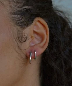 Astrid & Miyu Rectangular Hoops In Silver