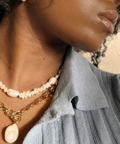 Astrid & Miyu Pearlescent Stacking Set In Gold New In