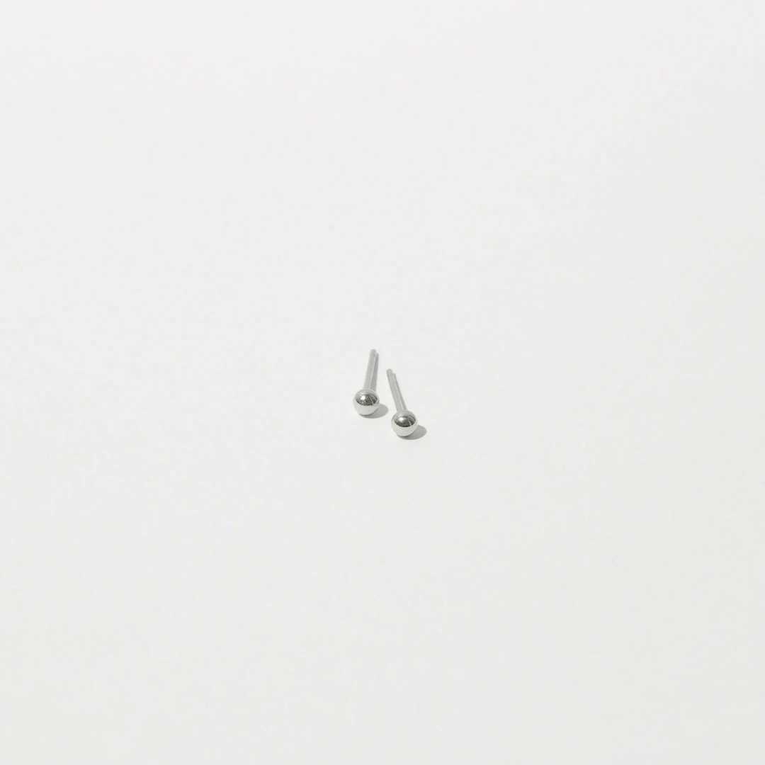 Astrid & Miyu Large Ball Stud Earrings In Solid White Gold 5 Astrid & Miyu Large Ball Stud Earrings In Solid White Gold