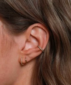 Astrid & Miyu Simple Hoops In Solid Gold