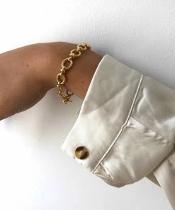 Astrid & Miyu Textured Oval Link T-Bar Bracelet In Gold