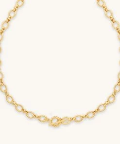 Astrid & Miyu Necklaces Textured Oval Link T-Bar Necklace In Gold