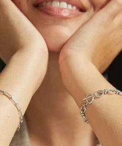 Astrid & Miyu Textured Oval Link T-Bar Bracelet In Silver