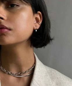 Astrid & Miyu Textured Oval Link T-Bar Necklace In Silver Necklaces