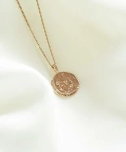 Astrid & Miyu Zodiac Necklaces Aquarius Zodiac Pendant Necklace In Gold