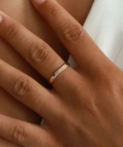 Astrid & Miyu Ara Ring In Gold